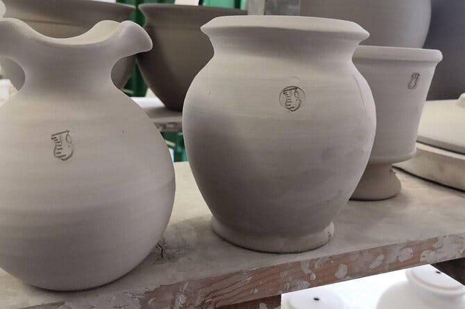Handmade Tuscan Ceramics Masterclass in Montelupo - Choosing glazes and arranging shipment