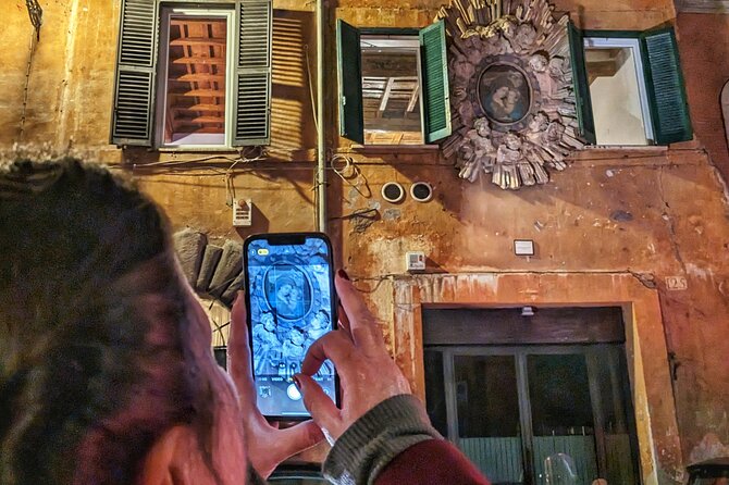 Haunted Rome Ghost Tour - The Original - Dowsing rods and the hands-on part of the evening