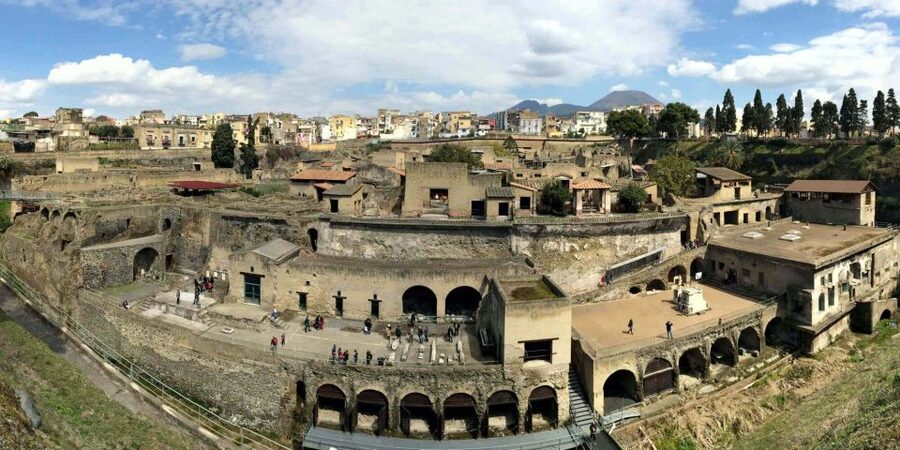 Herculaneum: Skip-the-Line Entry Ticket with Audio Guide - Villas, frescoes, mosaics, and wooden doors