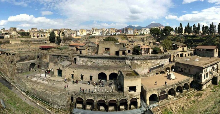 Herculaneum: Skip-the-Line Entry Ticket with Audio Guide - Transport, shoes, and practical planning