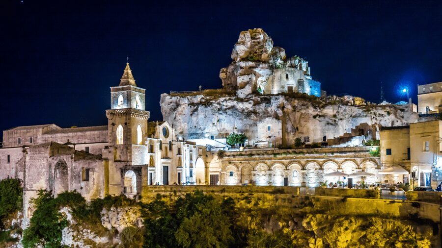 Itria Valley: Polignano, Ostuni, and Locorotondo, from Bari - Who should book this tour
