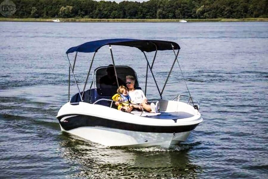Lake Como: Motor Boat Rental - What the €226.57 price really covers