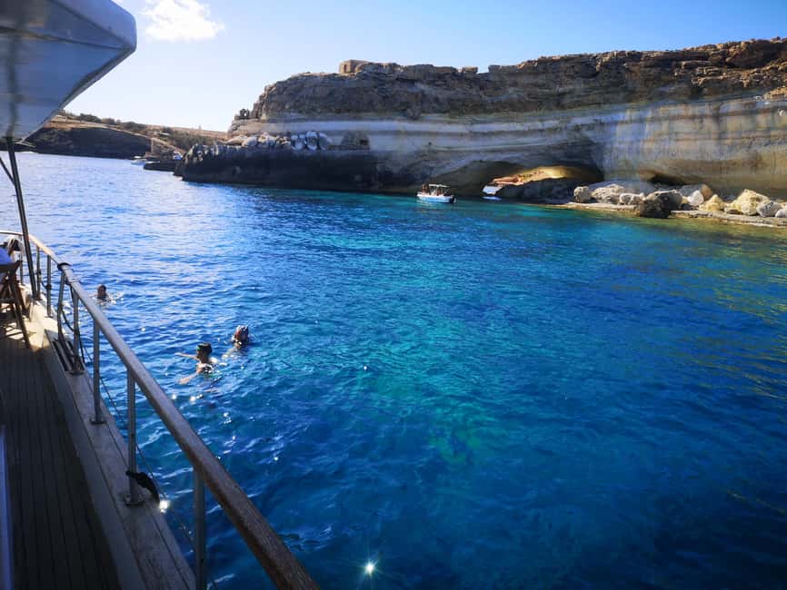 Lampedusa: Yacht excursion, swimming stops and typical lunch - The east and south coasts before lunch and the return