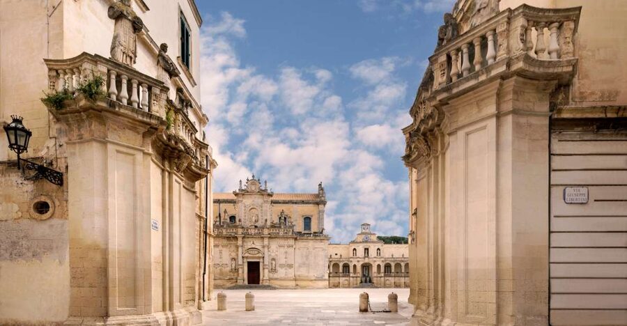 Lecce guided tour with underground discoveries - Piazza Sant’Oronzo and Lecce’s public face
