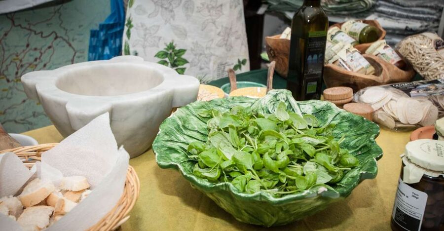 Levanto: Pesto-Making Class - Entering Il Laboratorio del Pesto in Levanto