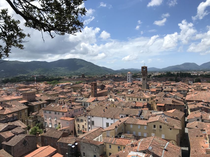 Lucca: 2-Hour City Center Walking Tour - Via Fillungo, towers, and everyday Lucca