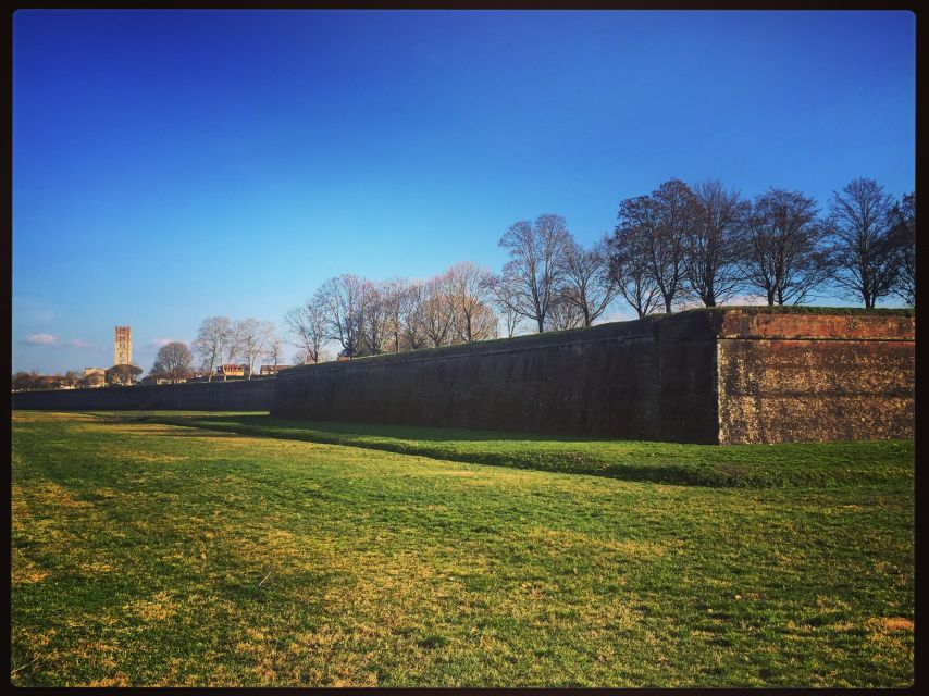 Lucca: 2-Hour City Center Walking Tour - Walking the sixteenth-century walls