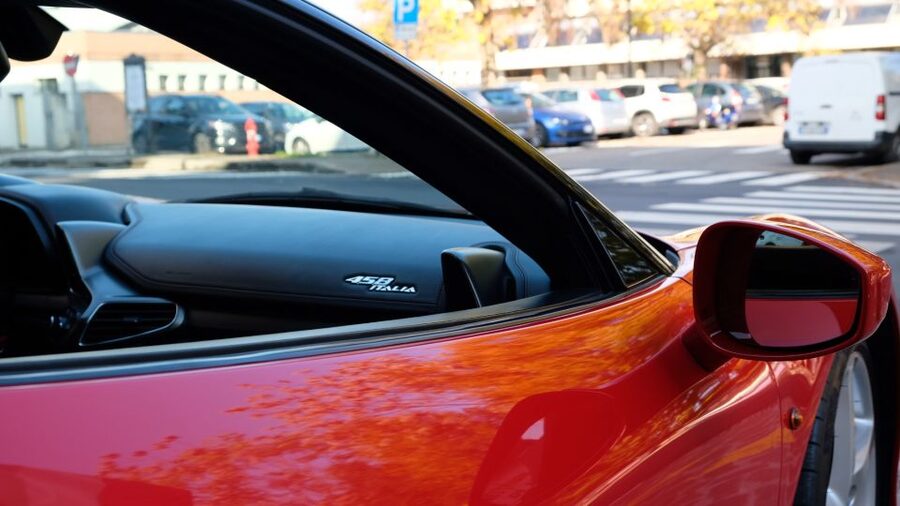 Maranello: Test Drive Ferrari 458 - Getting comfortable in the Ferrari 458 Italia