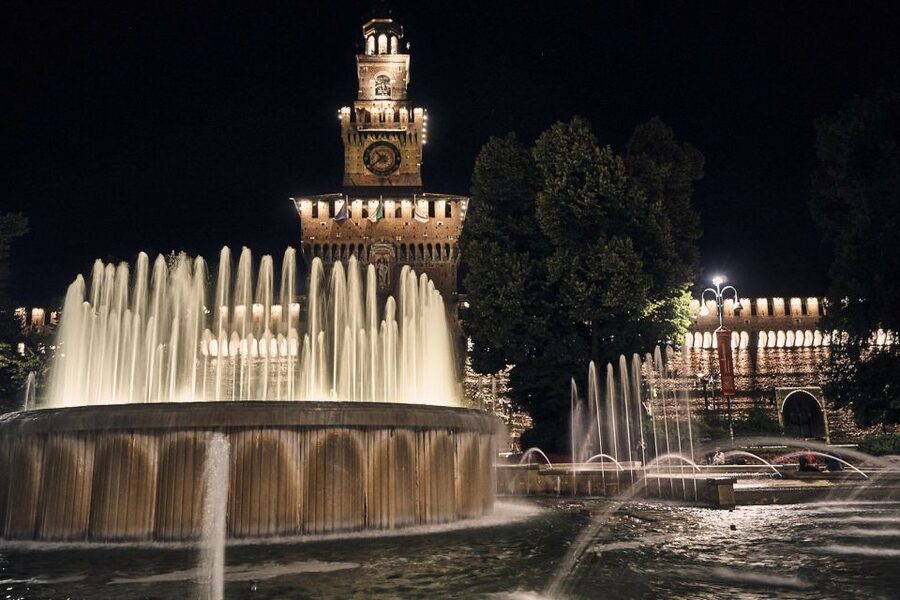 Milan by Night 2-Hour Walking Tour - Arriving at Duomo Square