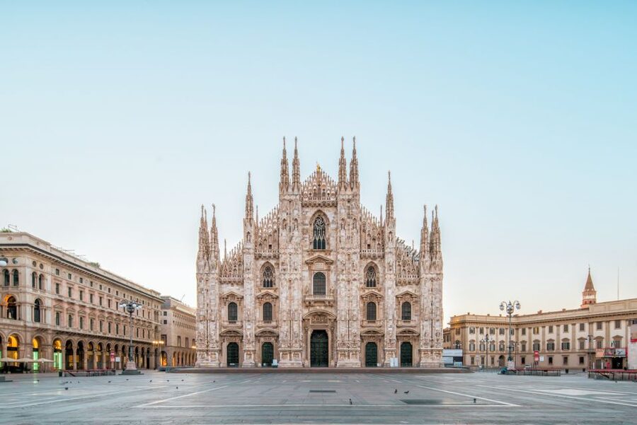 Milan: Cathedral and Terraces Guided Experience - Inside Milan Cathedral, where stone tells the story
