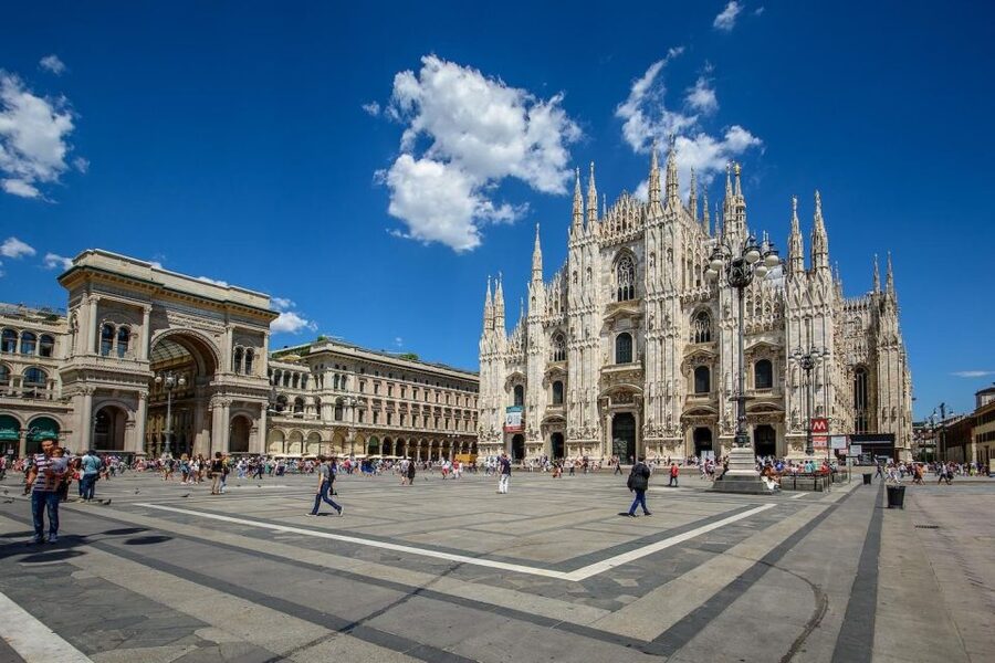Milan: Cathedral and Terraces Guided Tour with Tickets - Entering the Duomo Without the Regular Queue