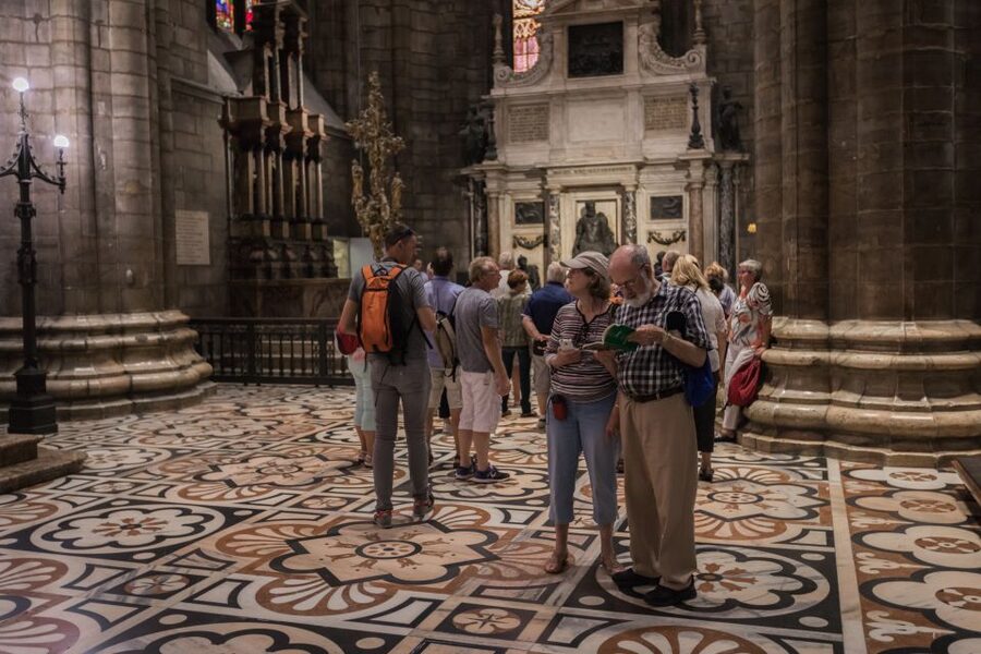 Milan Duomo and Rooftop 2-Hour Guided Tour - Best timing and weather strategy