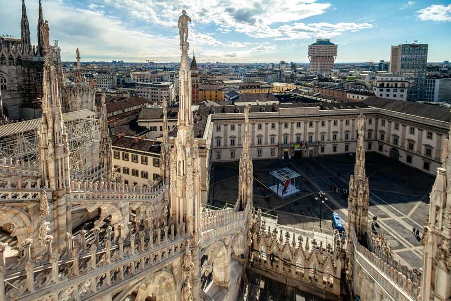 Milan Duomo Cathedral and Rooftop Terrace Guided Tour - Inside the cathedral, details matter