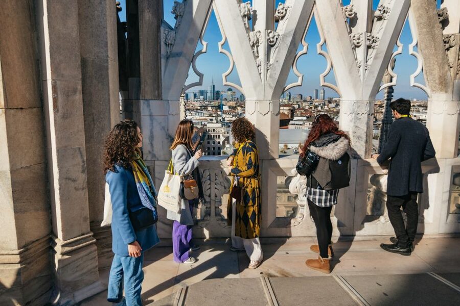 Milan: Duomo Rooftop and Cathedral Guided Tour with Tickets - Clothing, bags, weather, and mobility