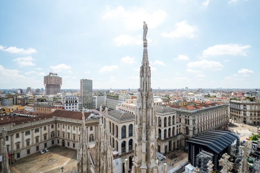 Milan: Duomo & Rooftop Tour with Optional Hop-On Hop-Off Bus - Why the Duomo rooftop deserves your time