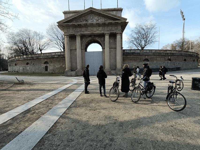 Milan: Guided Bike Tour - Finishing at Duomo Square