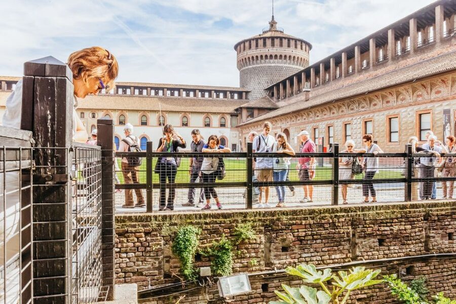 Milan: Guided Walking Tour & Last Supper Visit with Ticket - Santa Maria delle Grazie and the start of the walk