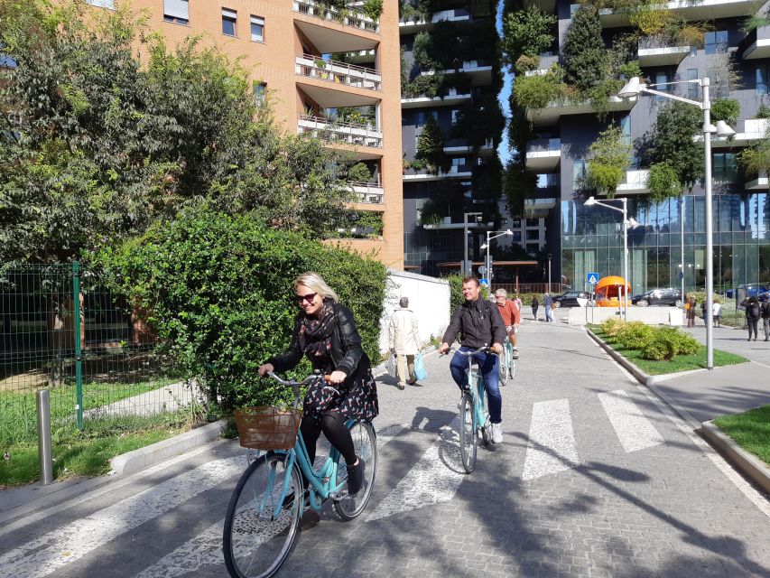 Milan: Highlights and Hidden Gems Guided Bike Tour - Porta Nuova and Milan’s modern side