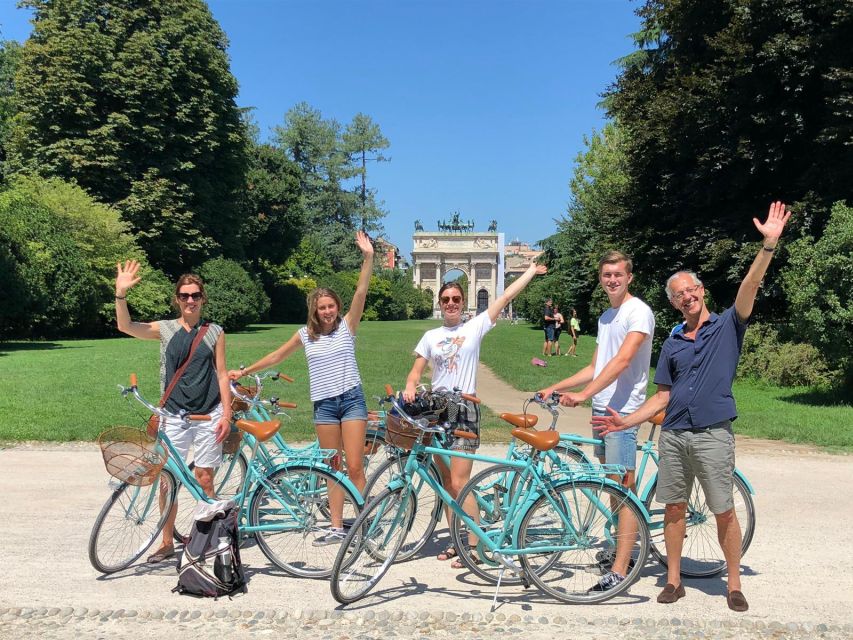 Milan: Highlights and Hidden Gems Guided Bike Tour - Castello Sforzesco and Parco Sempione