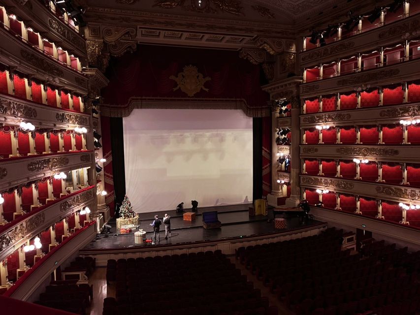 Milan: La Scala Theatre Skip-the-line Guided Tour - The neoclassical theater hall