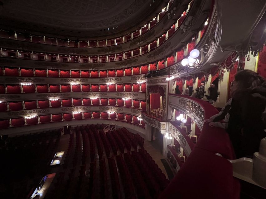 Milan: La Scala Theatre Skip-the-line Guided Tour - Meeting at Largo Antonio Ghiringhelli