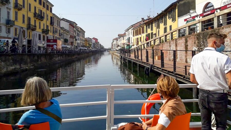 Milan: Navigli District Canal Boat Tour with Aperitivo - Finding the Pier at Alzaia Naviglio Grande, 4