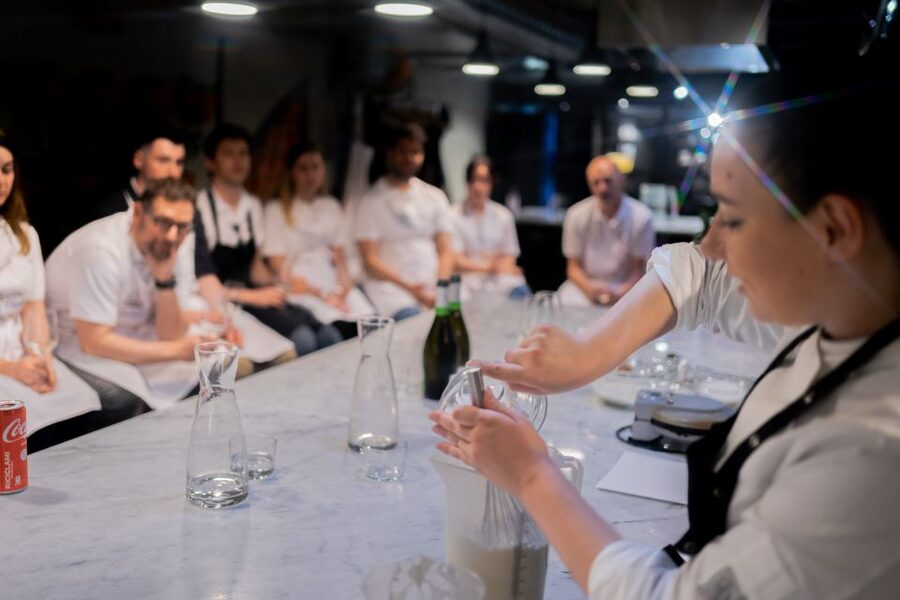 Milan: Pizza or Pasta and Gelato-Making Class with Wine - Gelato, cones, and the sweet finish