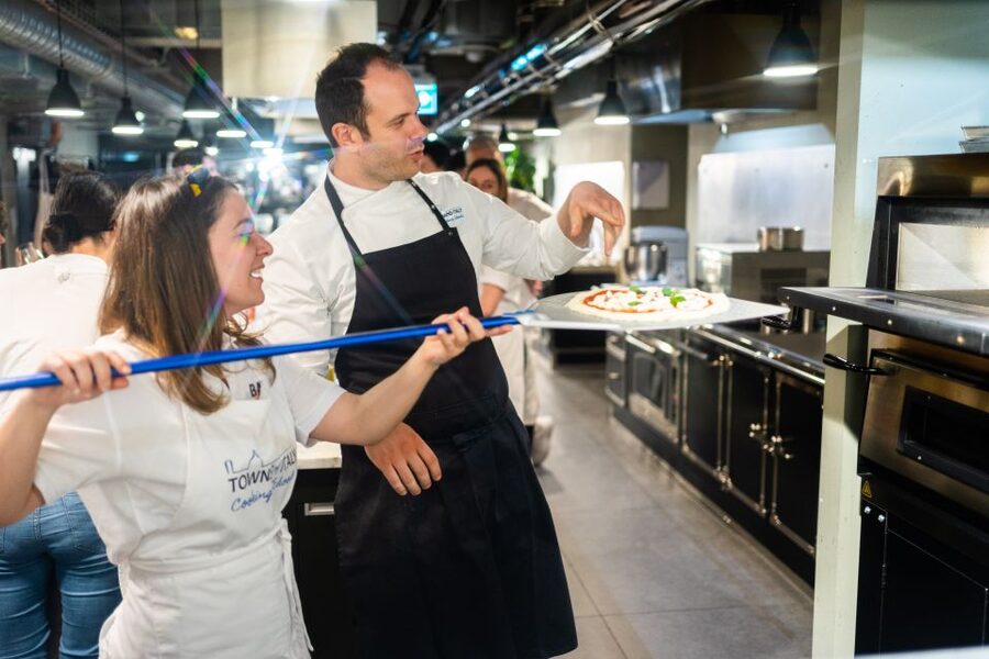 Milan: Pizza or Pasta and Gelato-Making Class with Wine - Wine, soft drinks, and the meal afterward