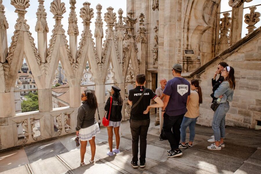 Milan: Priority Access Duomo and Rooftop Tour - Clothing, bags, and weather