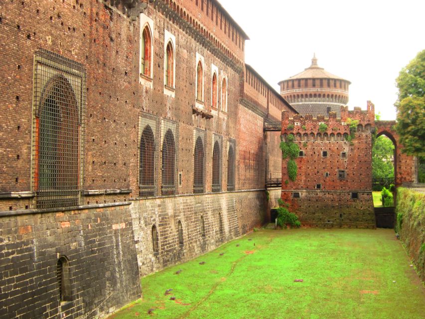 Milan: Sforza Castle and Michelangelo's Pietà Rondanini Tour - Guide quality and the small-group advantage