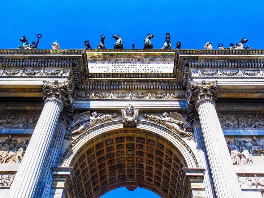 Milan: Skip-the-Line Guided Walk and "The Last Supper" - La Scala and the city of opera