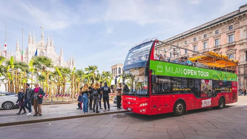Milan: Skip-the-Line La Scala Museum Tour + Hop On Hop Off - The guides make the one-hour visit work