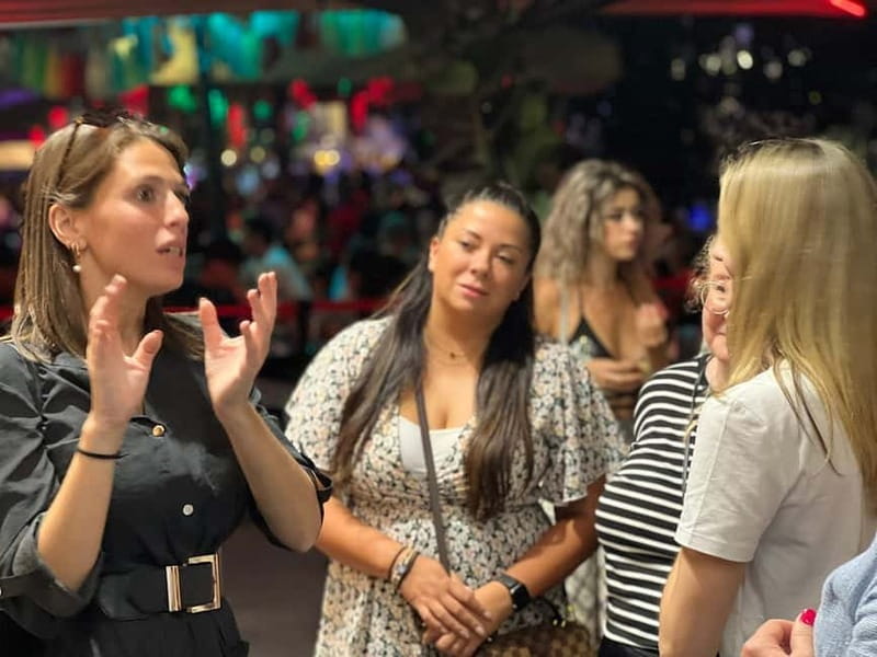 Milan: Sunset Navigli Food & Drinks Tour with a Local - Stop six: the Pizza Cone and casual street food