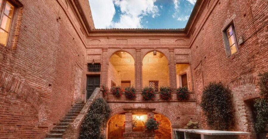 Montalcino: Brunello Wine Tasting & Lunch in a Tuscan Castle - What the sommelier explains along the way