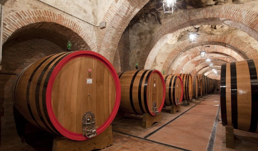 Montepulciano: Winery Tour and Tasting - Tuscan Snacks That Make the Wine Easier to Understand