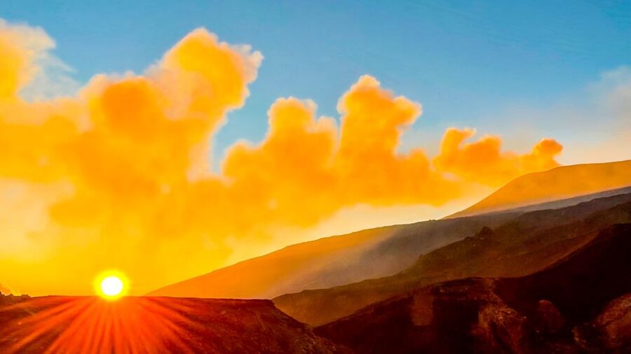 Mount Etna: Trek to 3000m with cable car and jeep - Is the €45 transport fee good value?