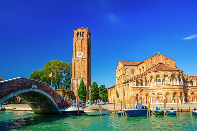 Murano & Burano Islands Guided Small-Group Tour by Private Boat - Burano: color, lace, and room to wander