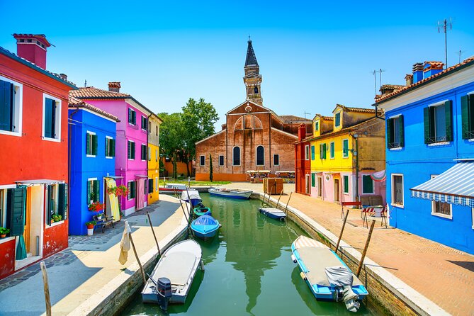 Murano & Burano Islands Guided Small-Group Tour by Private Boat - What the guide adds to the day