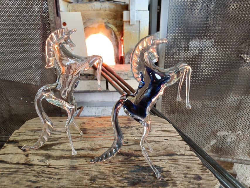 Murano: Glass Blowing Demonstration and Artistic Glass Gift - Who will enjoy this most