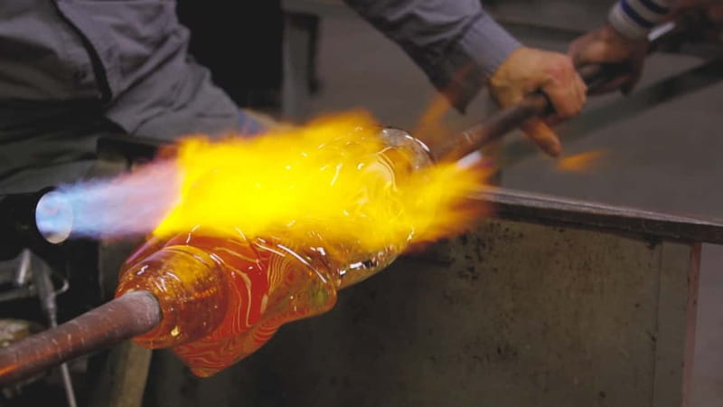 Murano: Glass Blowing Experience at Gino Mazzuccato Factory - What happens inside the working glass studio