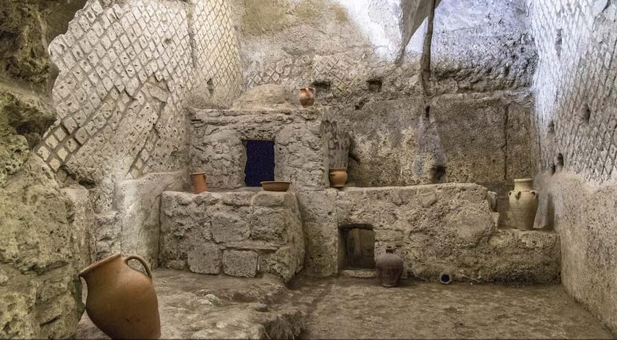 Naples: City Walking Tour w/ Underground Roman Ruins Ticket - Guide quality and group arrangements
