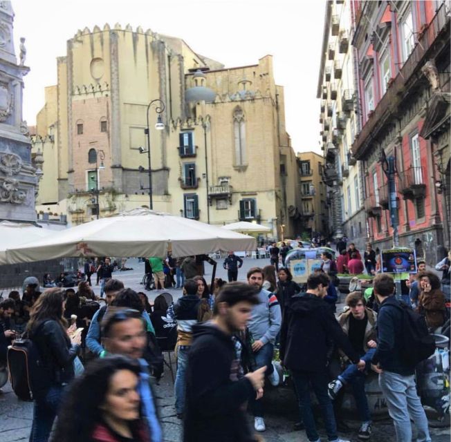 Naples: Guided Pub Crawl in the Old Town - What happens at the three or four bar stops