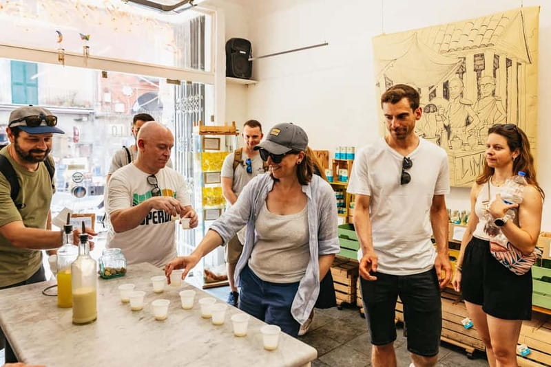 Naples: Guided Street Food Tour with Spritz - How much food should you expect?