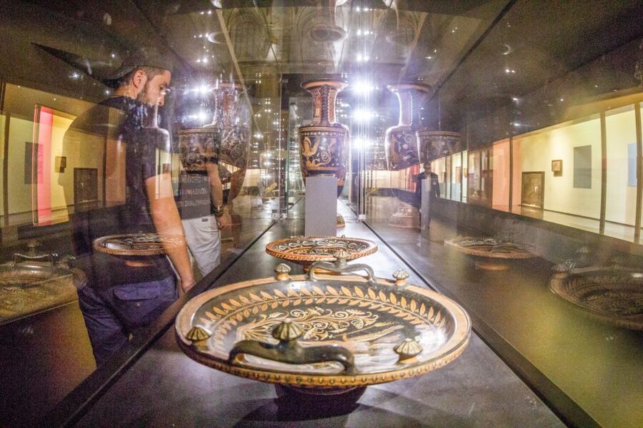 Naples: National Archaeological Museum Ticket & Audio App - The Farnese collection and its giant sculptures
