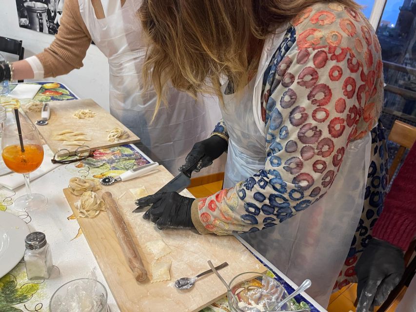 Naples: Pasta Cooking Class with Tiramisù and a Drink - Key points at a glance