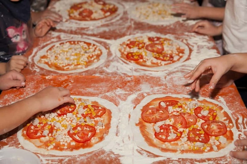 Naples: Premium Pizza-Making Class at a Pizzeria - Who should book this experience?
