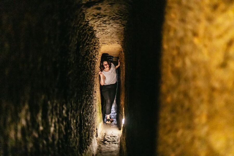 Naples: Spanish Quarters Underground Guided Tour - Why the guides make a difference