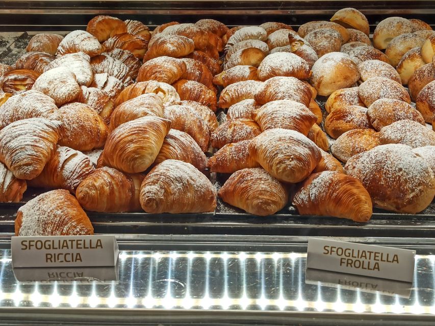 Naples: Street Food Walking Tour with Local Guide - The pace, meeting point, and practical details