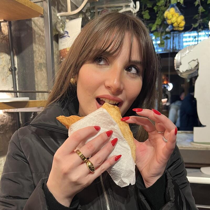 Naples: Street Food Walking Tour with Local Guide - Pizza a portafoglio and pizza fritta first