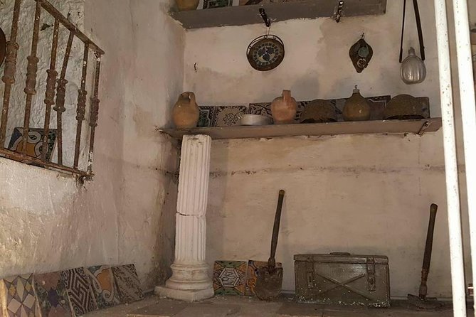 Naples Underground Spanish Quarters with Guide - Local Legends and Small Details